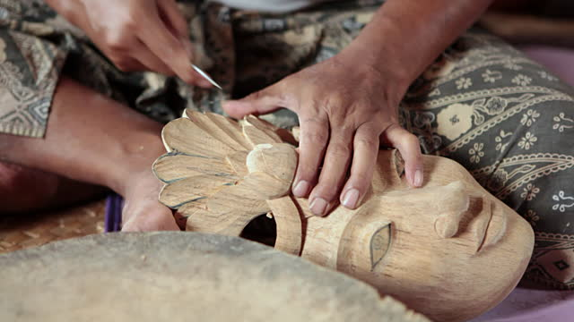 mask carving in ubud