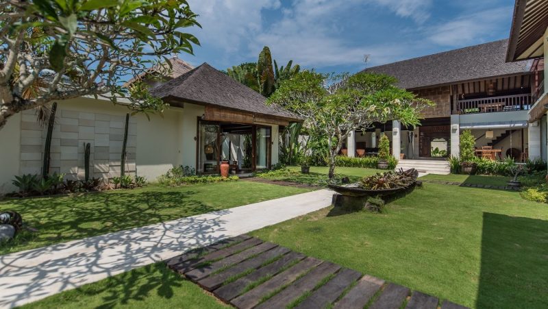 Villa Nelayan