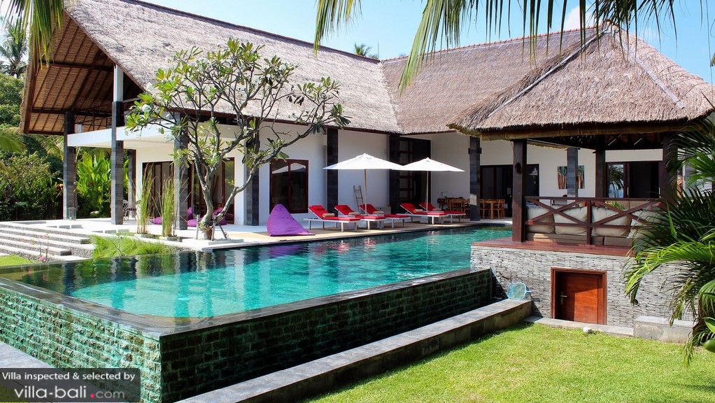 lovina beach villa