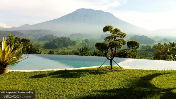 off-the-beaten-track villa in Bali = sidemen villas