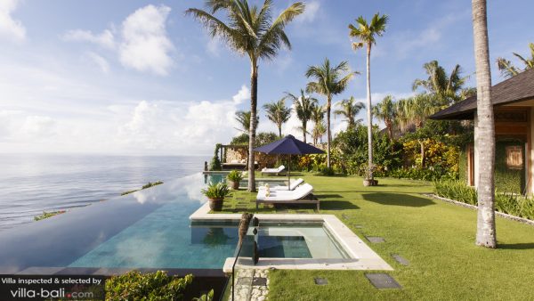 How to plan your villa wedding