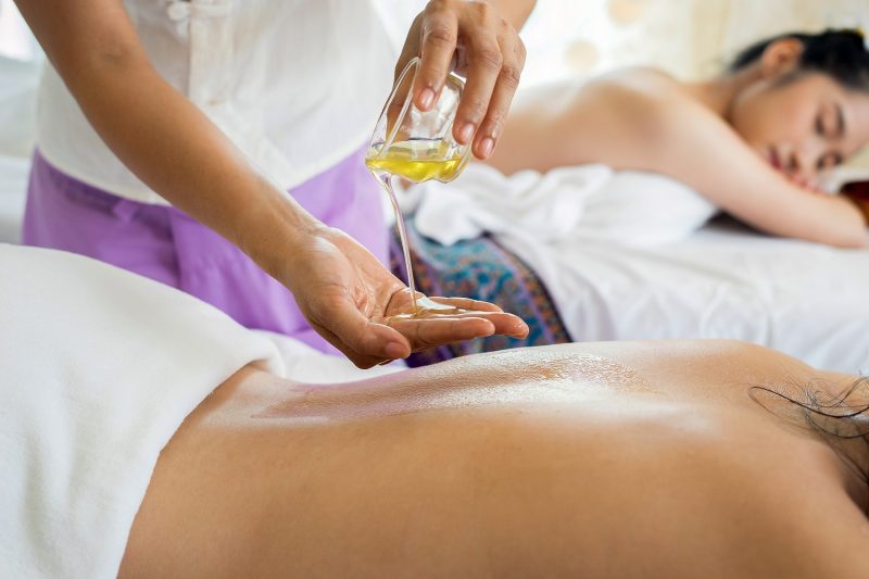 不能错过的长谷 30 家最佳餐厅! 7 Pamper yourself with massages and body treatments.