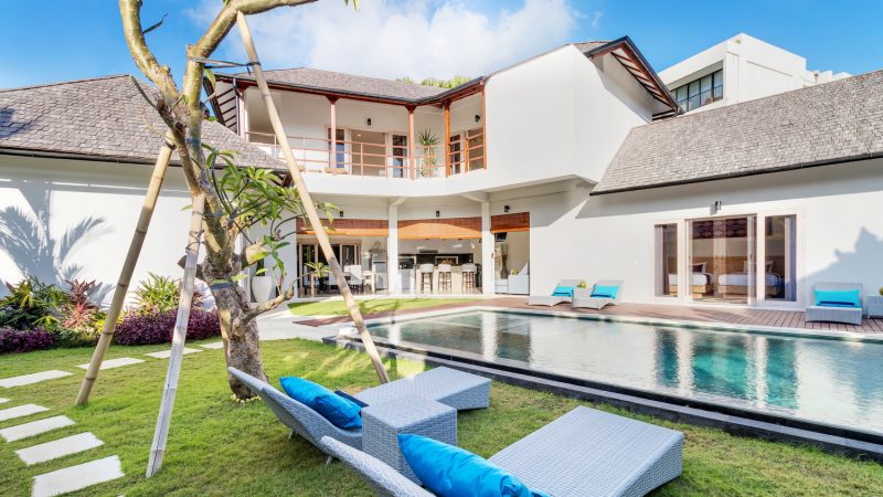 beautiful tropical luxury villa in petitenget