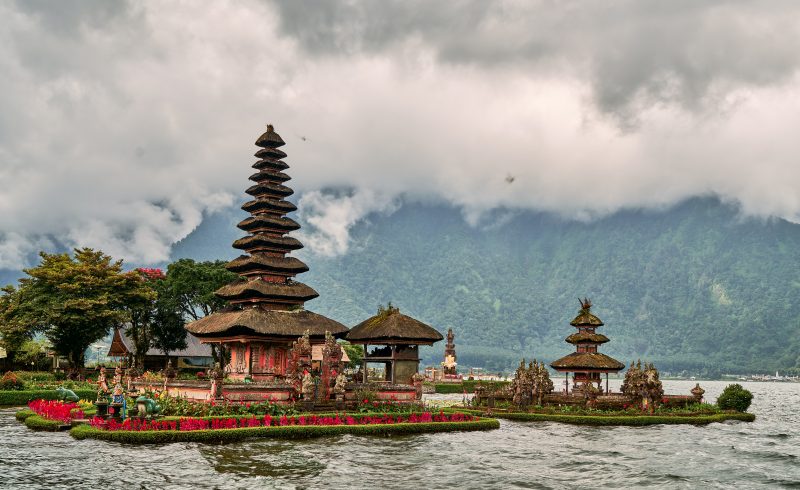 Amazingly beautiful Beratan Lake - West Bali itinerary