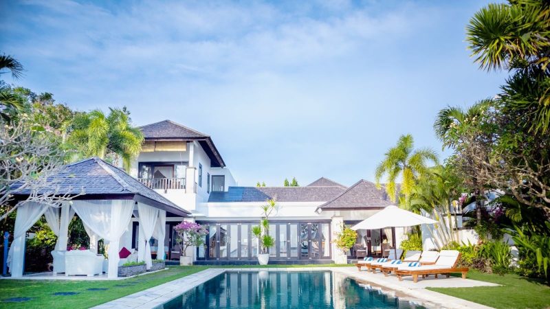 Beautiful and amazing beachfront villa
