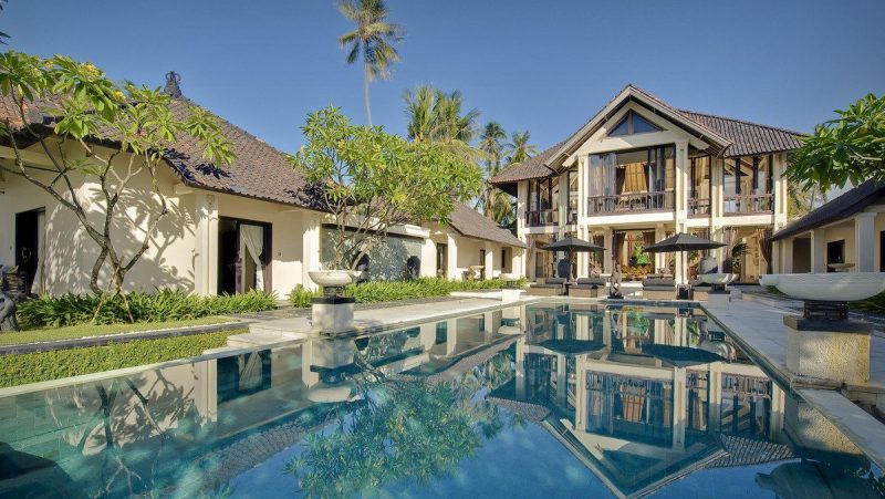 Beautifully lavish beachfront villa in Ketewel