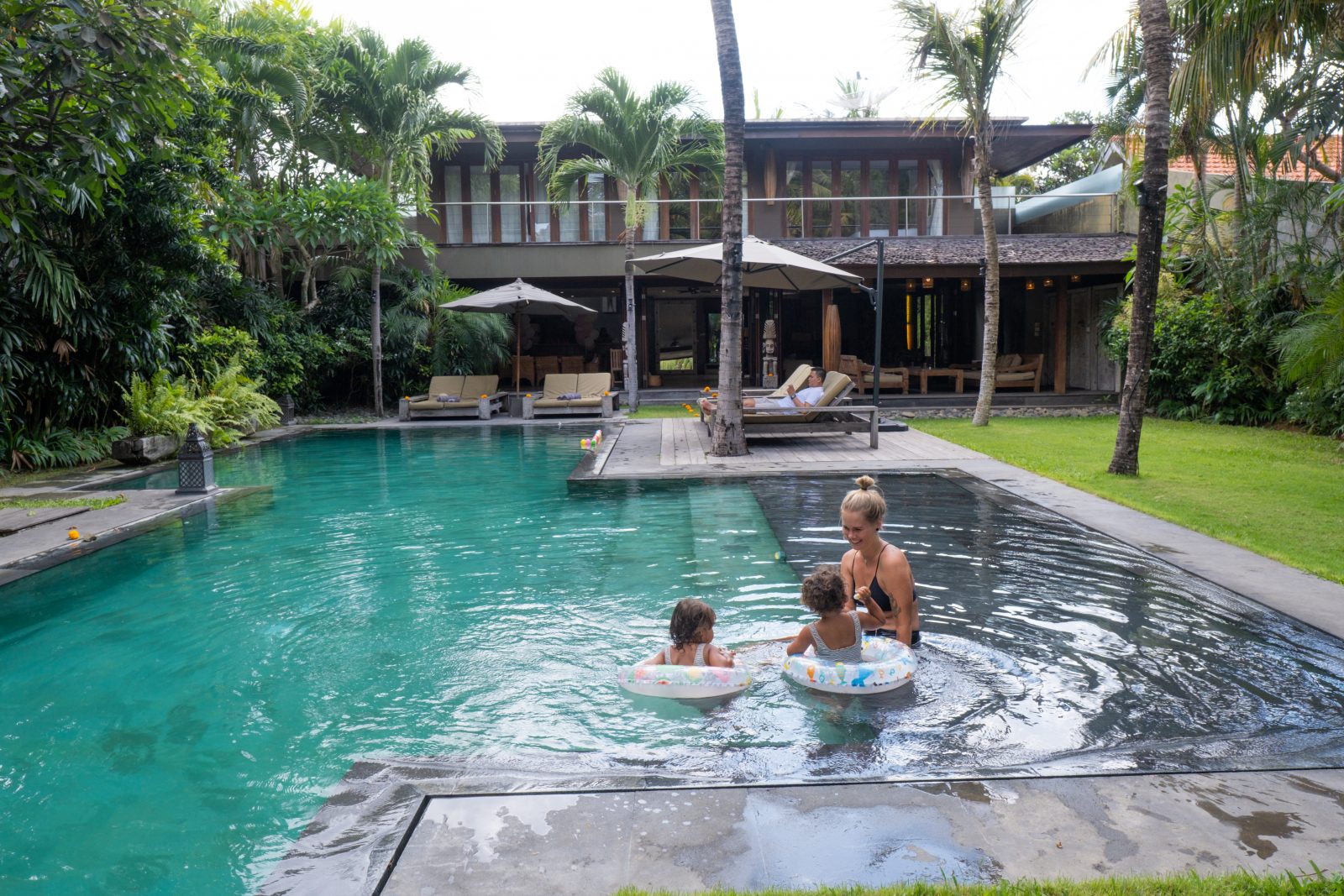 a pool that very closes