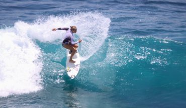 surfing in uluwatu