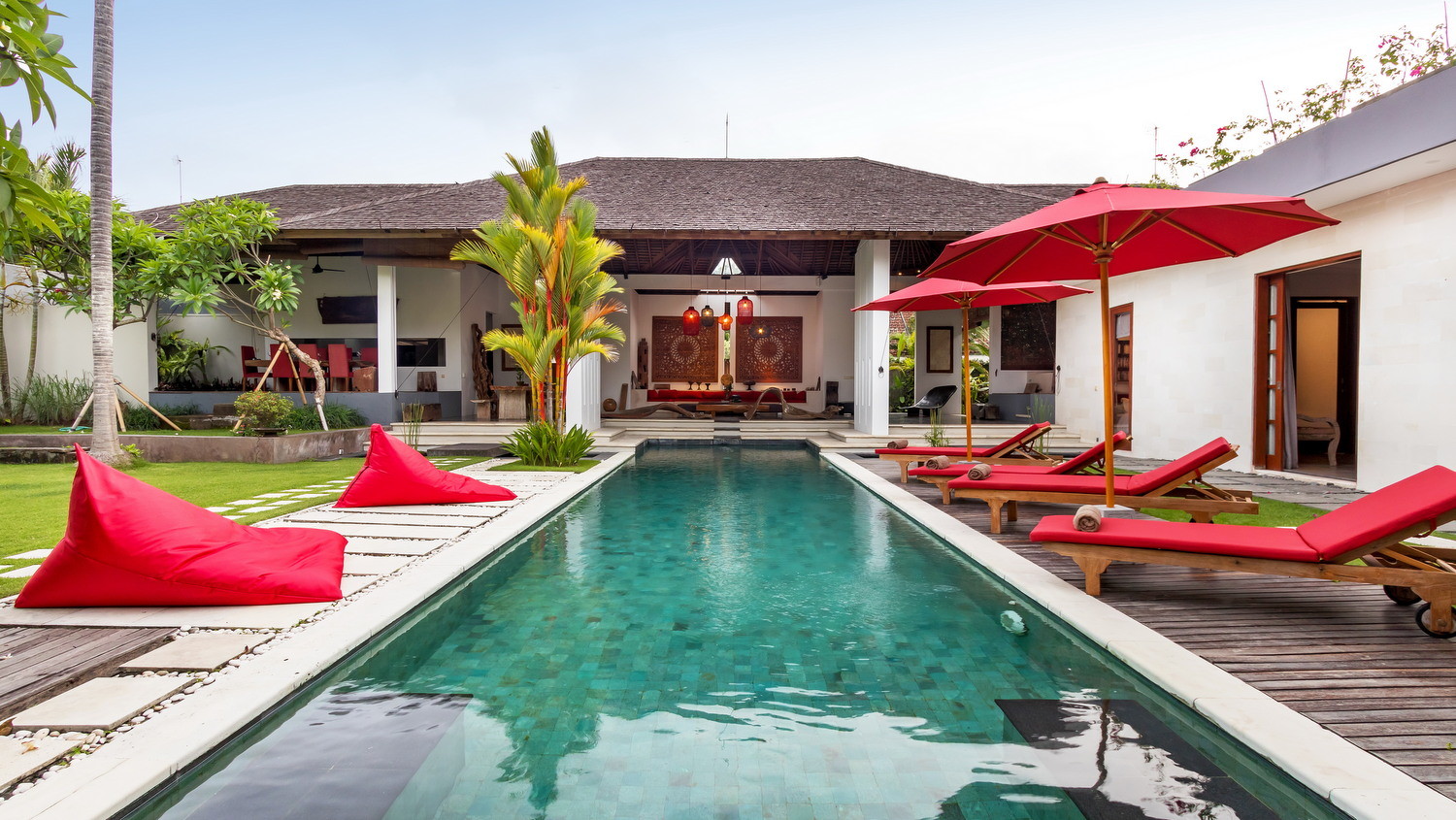 Buzzing towns Villa Arte in Seminyak