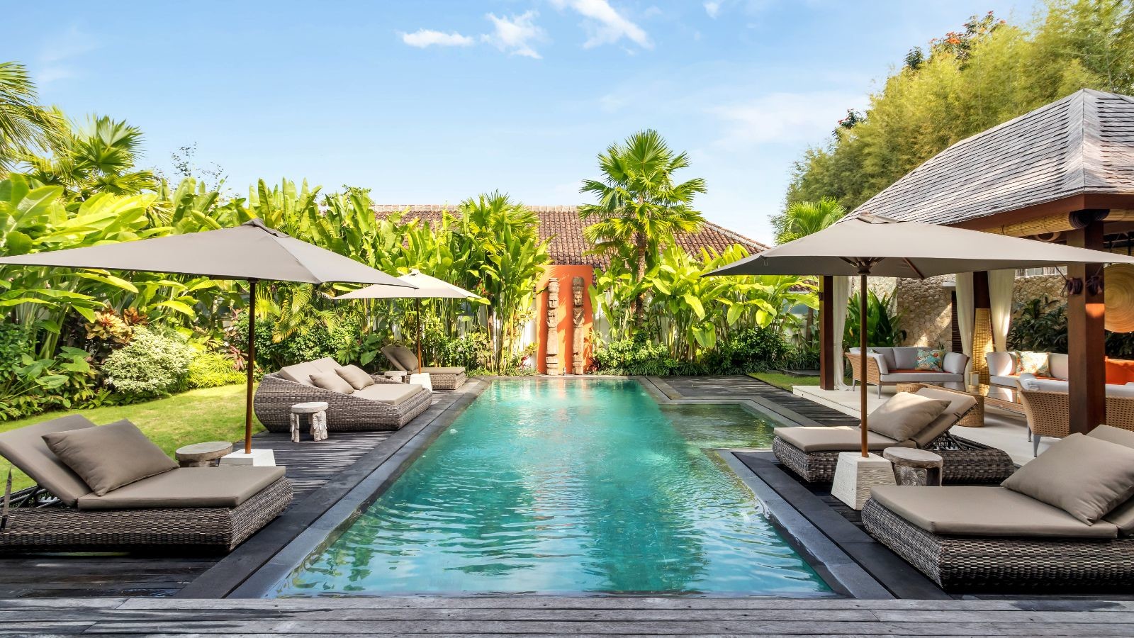 Swimming pool in Sundance Villa